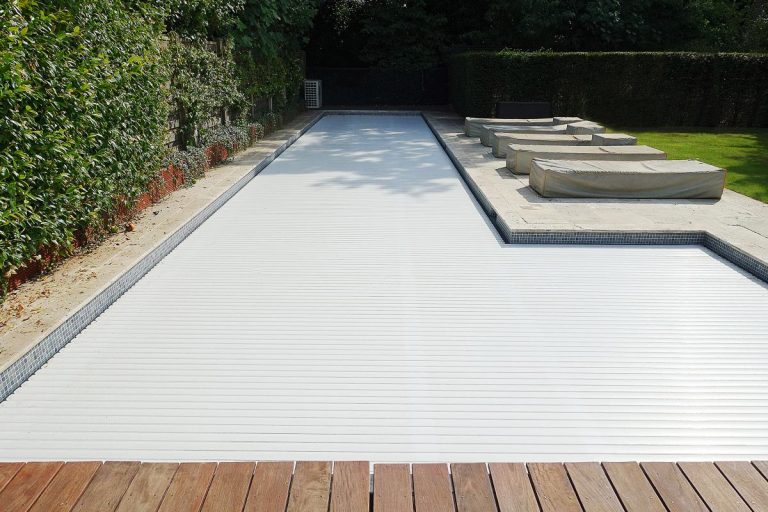 Read more about the article How Do Automatic Pool Covers Work?