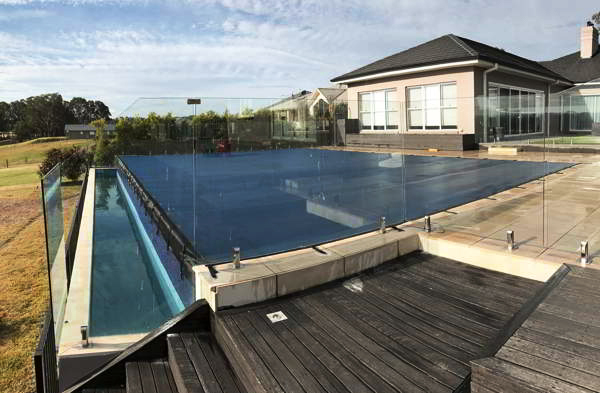 Infinity-Edge-Pool-Cover-Vancouver-1