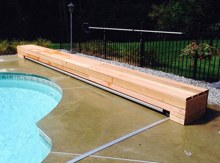 Read more about the article What Is An Electric Pool Cover?