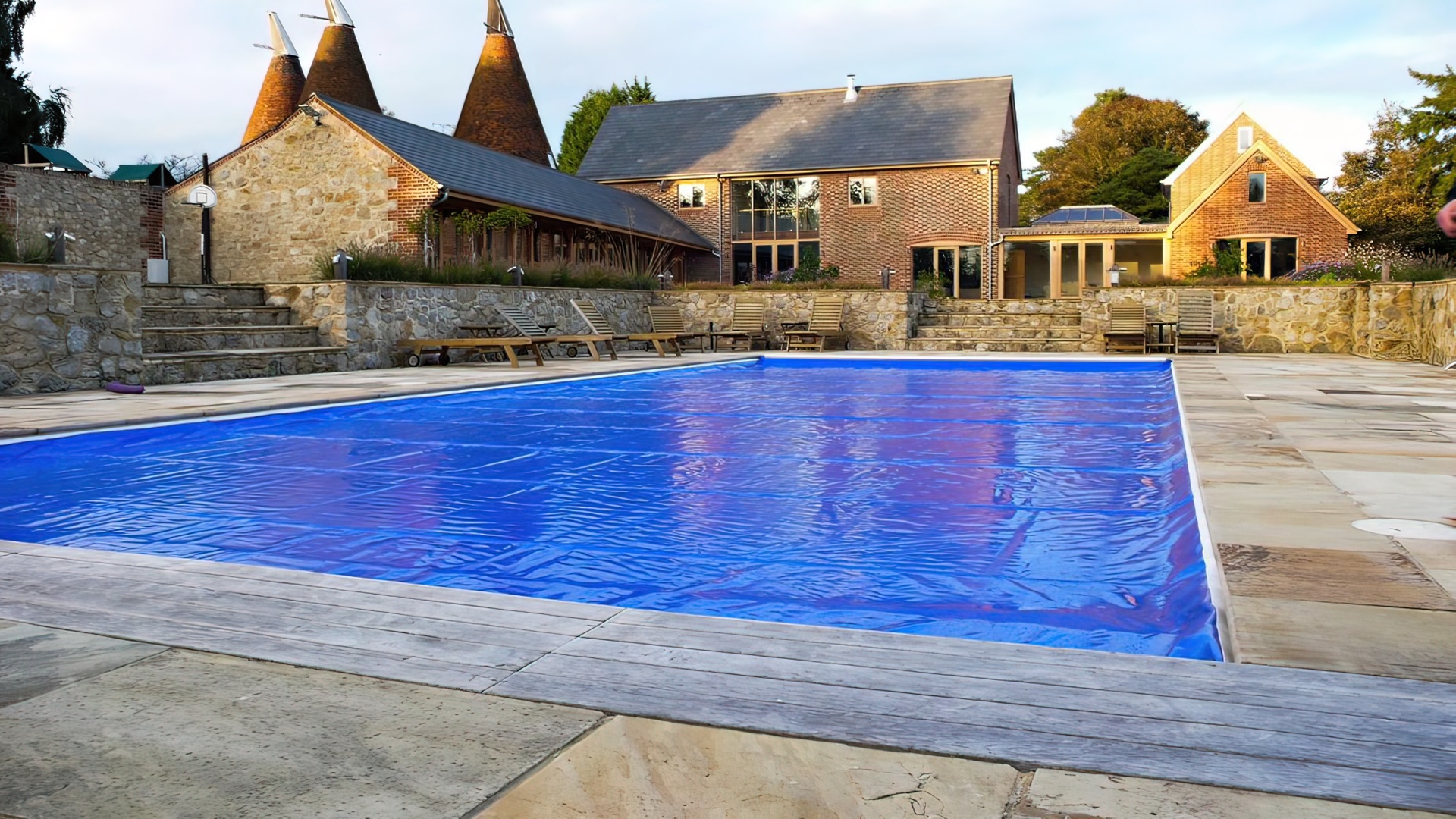 Courtenay, Victoria, Vancouver Island Pool Cover Installer ...