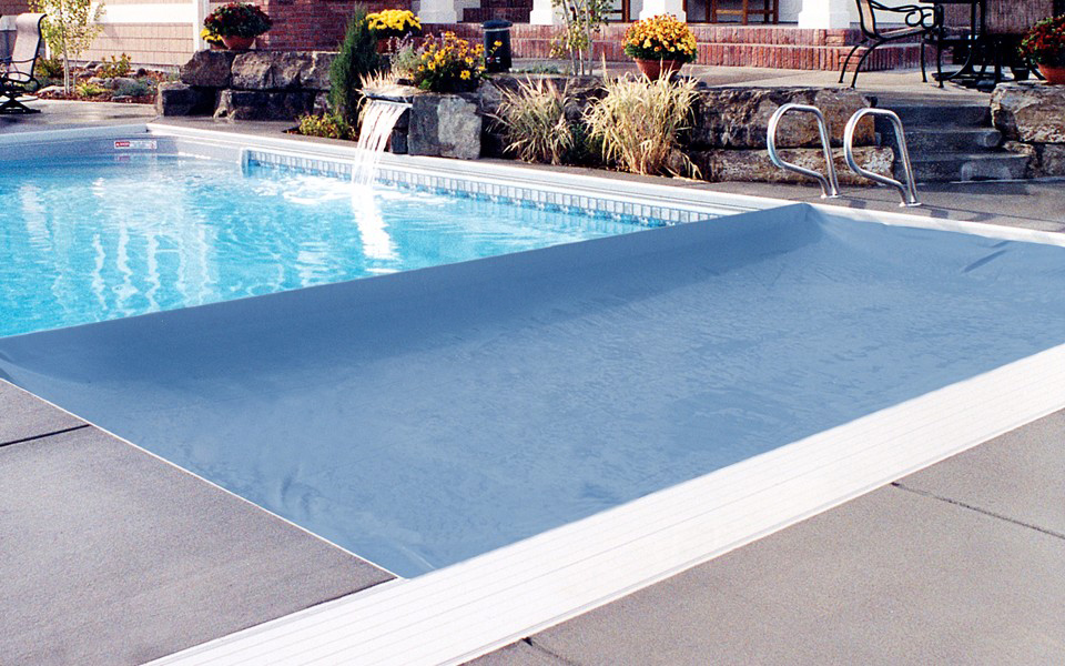 automatic-pool-covers-tracks-vancouver