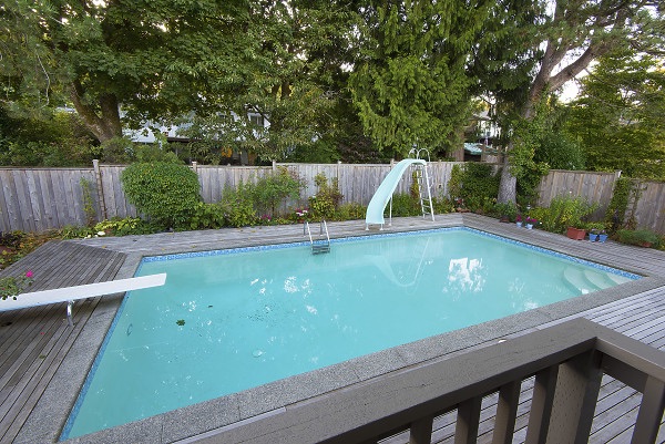 Read more about the article How Long Does An Automatic Pool Cover Last In BC?